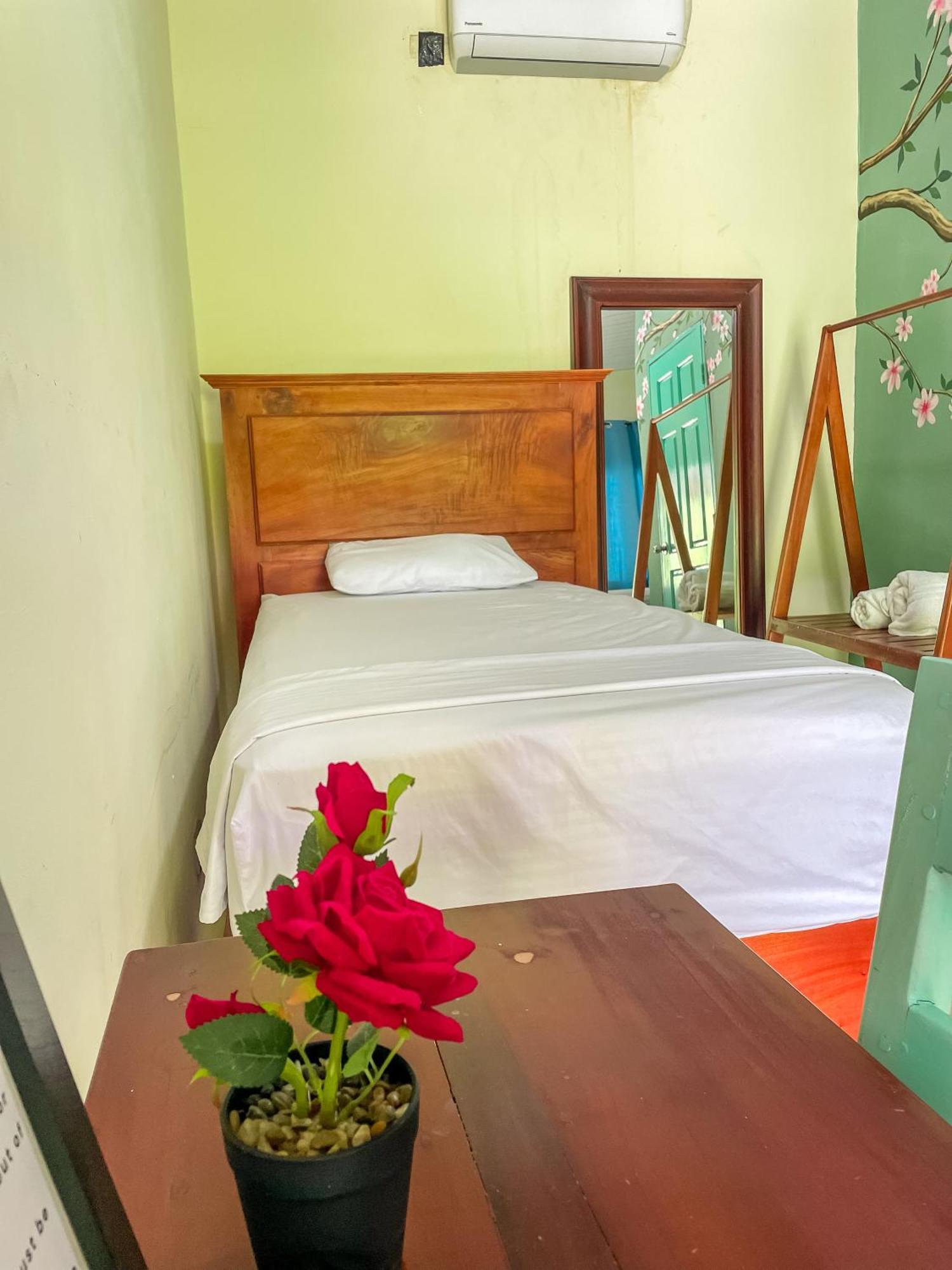 Hostal Eden โมโยกัลปา ภายนอก รูปภาพ