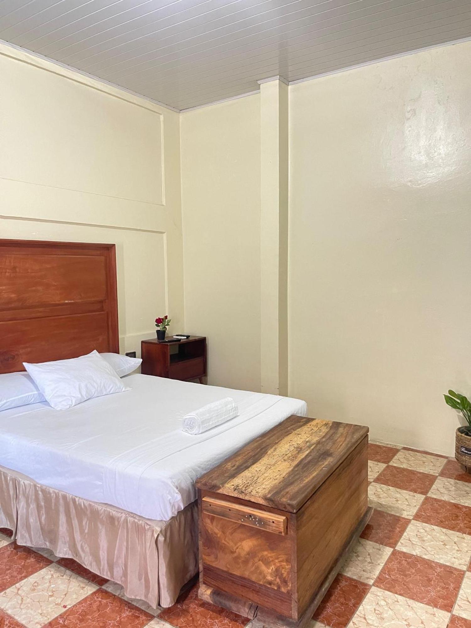 Hostal Eden โมโยกัลปา ภายนอก รูปภาพ