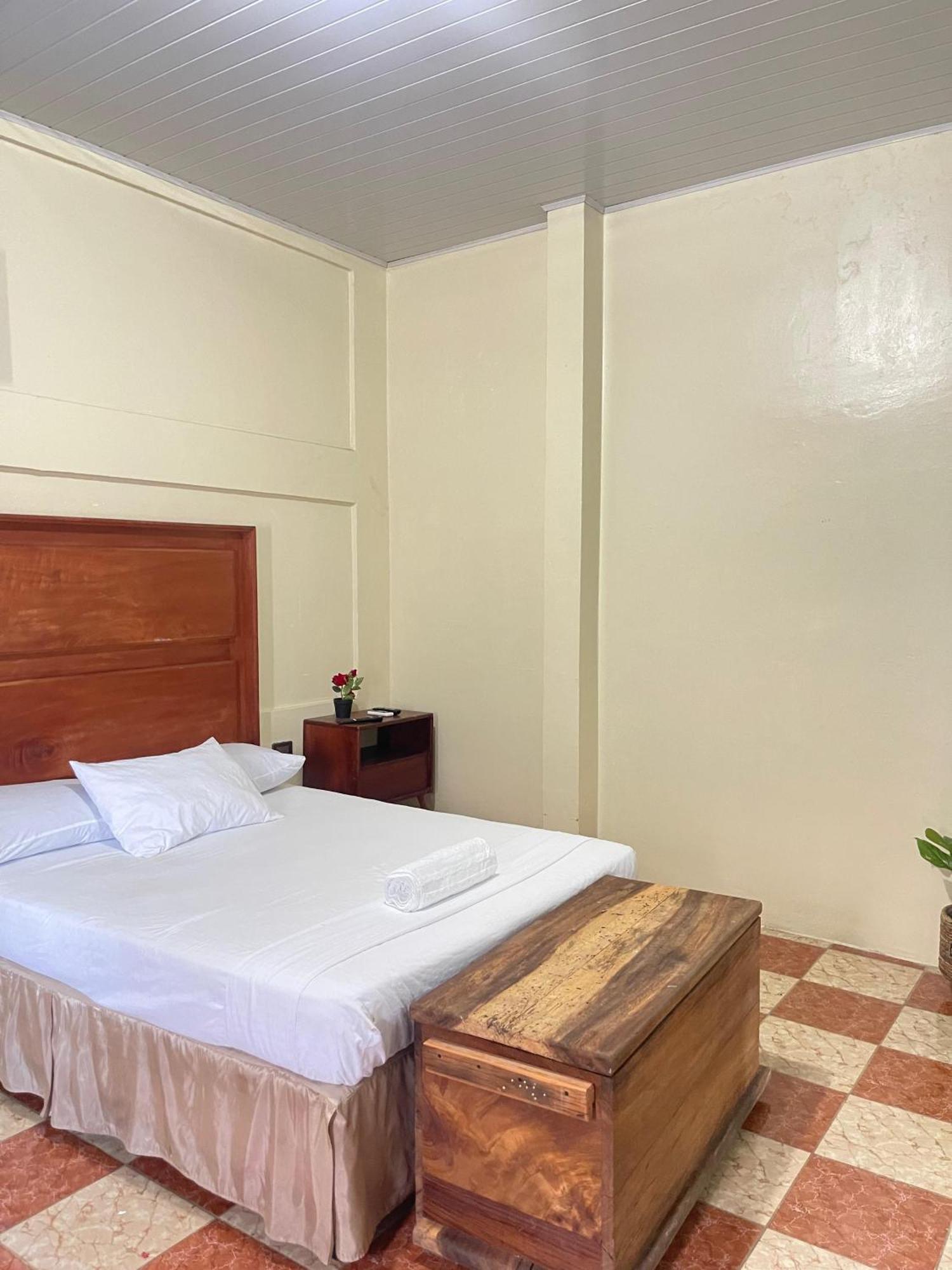 Hostal Eden โมโยกัลปา ภายนอก รูปภาพ
