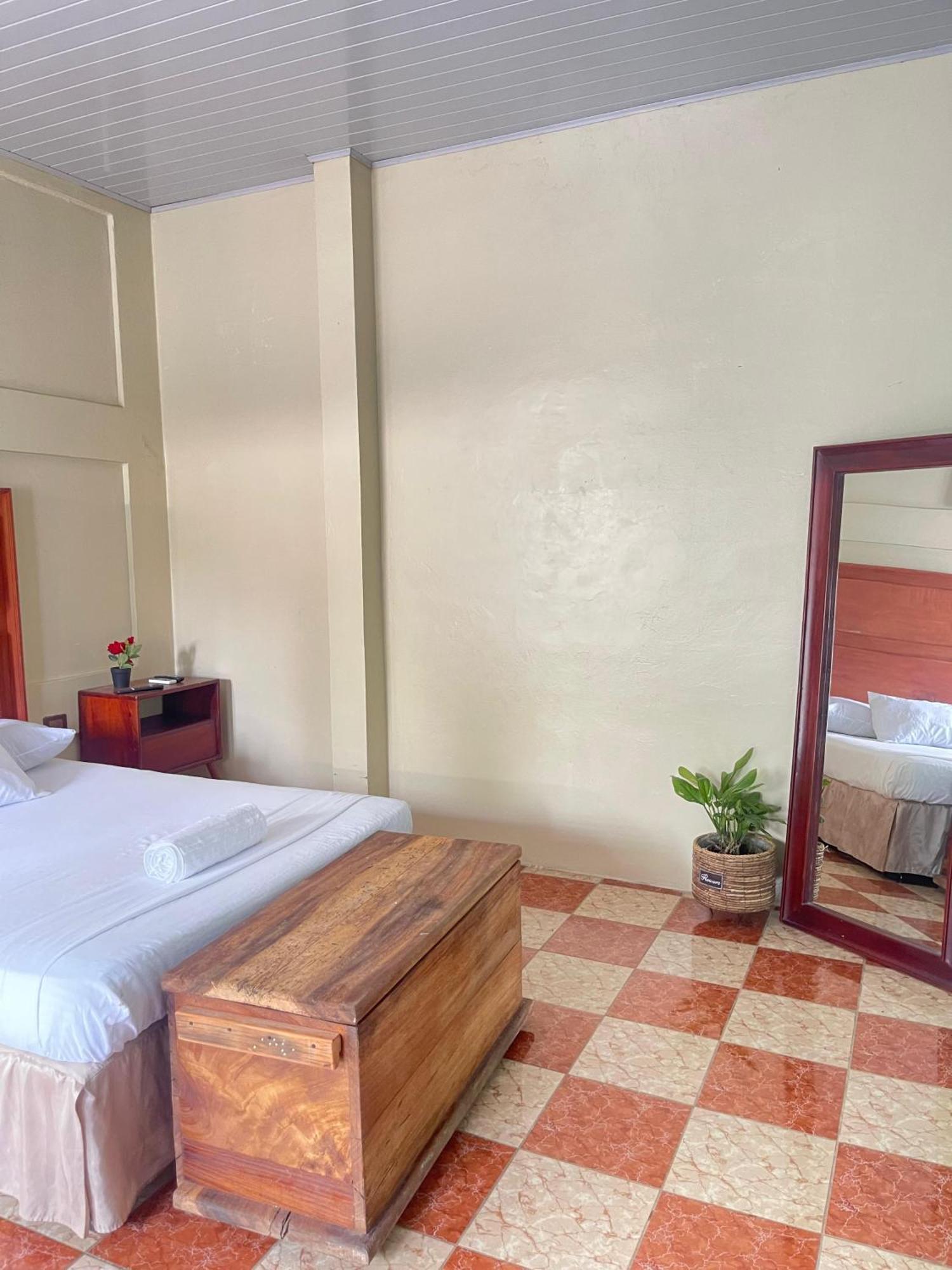 Hostal Eden โมโยกัลปา ภายนอก รูปภาพ